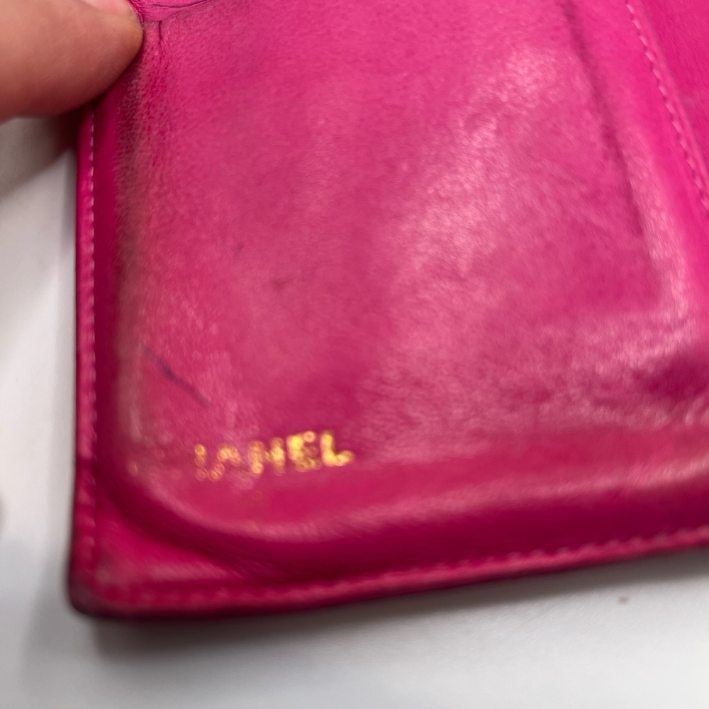 Chanel Pink Caviar Leather Wallet with Iconic CC Logo - Picture 5 of 9